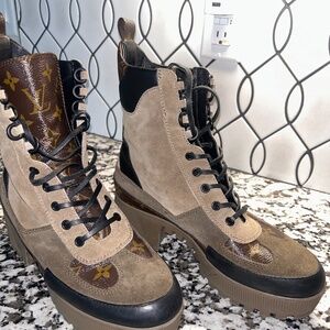 LOUIS VUITTON LAUREATE PLATFORM DESERT BOOT